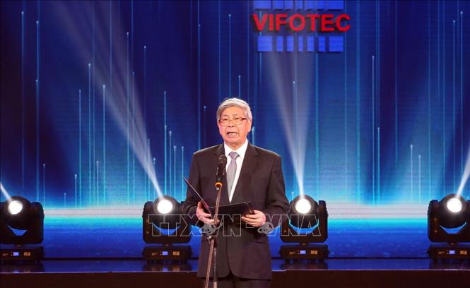 Trong ảnh: Giáo sư Đặng Vũ Minh, Chủ tịch Liên hiệp các Hội khoa học và kỹ thuật Việt Nam, Chủ tịch Quỹ VIFOTEC phát biểu khai mạc Lễ Tổng kết và trao giải Hội thi. Ảnh: Anh Tuấn - TTXVN