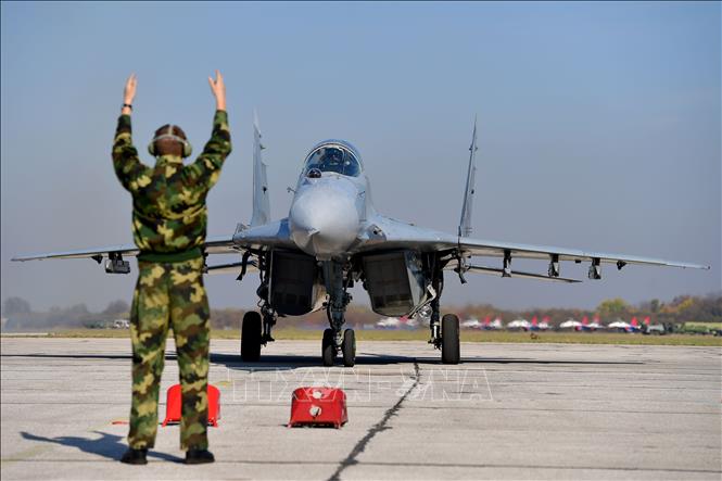 Trong ảnh (tư liệu): Máy bay chiến đấu MiG-29 của Nga được chuyển giao cho quân đội Serbia tại căn cứ không quân Batajnica, gần Belgrade (Serbia). Ảnh: AFP/TTXVN