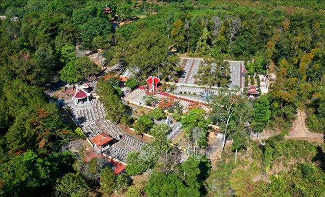 Trong ảnh: Toàn cảnh Khu mộ số 5 Nghĩa trang liệt sỹ Quốc gia Trường Sơn. Ảnh: Hồ Cầu-TTXVN