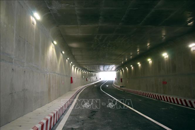 Trong ảnh: Hướng di chuyển trong hầm ra đường Trường Chính để di chuyển vào trung tâm Thành phố Hồ Chí Minh. Ảnh: Tiến Lực – TTXVN