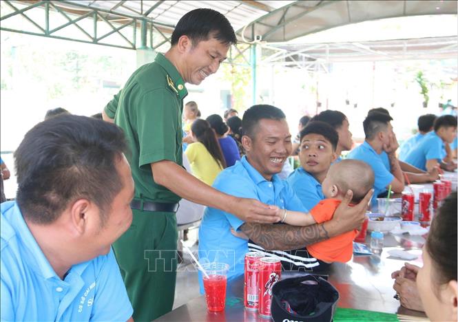 Trong ảnh: Hằng năm, các cơ sở cai nghiện trực thuộc Lực lượng TNXP TP Hồ Chí Minh tiếp nhận, quản lý và giáo dục người cai nghiện đảm bảo đúng quy trình, tạo dựng niềm tin cho họ để sớm trở về địa phương tái hòa nhập cộng đồng. Ảnh: Thanh Vũ – TTXVN