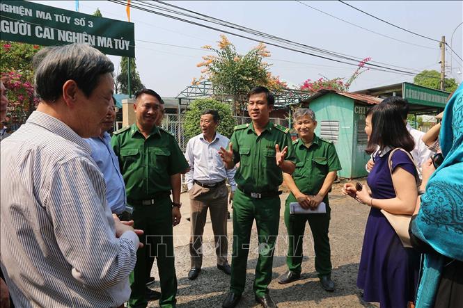 Trong ảnh: Hằng năm, các cơ sở cai nghiện trực thuộc Lực lượng TNXP TP Hồ Chí Minh tiếp nhận, quản lý và giáo dục người cai nghiện đảm bảo đúng quy trình, tạo dựng niềm tin cho họ để sớm trở về địa phương tái hòa nhập cộng đồng. Ảnh: Thanh Vũ – TTXVN