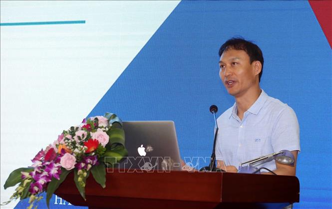 Trong ảnh: Ông Ha Sang Jin, Trưởng đại diện cơ quan phát triển nguồn nhân lực Hàn Quốc tại Việt Nam phát biểu tại Hội thảo. Ảnh: Anh Tuấn – TTXVN