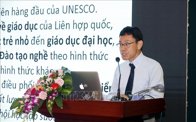 Trong ảnh: Ông Toshiyuki Matsumoto, chuyên gia chương trình giáo dục Văn phòng UNESCO Hà Nội phát biểu tại Hội thảo. Ảnh: Anh Tuấn – TTXVN