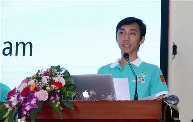 Trong ảnh: Anh Nguyễn Duy Thanh, đại diện 10  Đại sứ Kỹ năng nghề Việt Nam phát biểu tại Hội thảo. Ảnh: Anh Tuấn – TTXVN