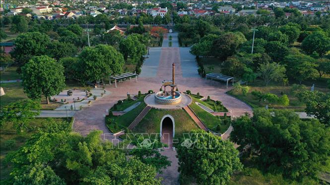 Photo: A monument in memory of the 1972 battle built in the middle of the citadel. VNA Photo: Hồ Cầu