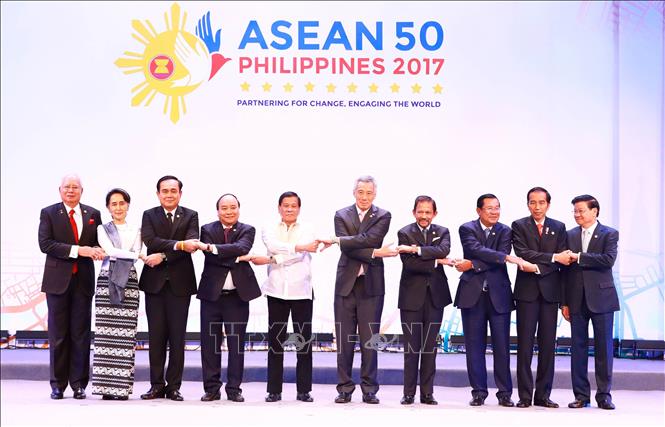 Trong ảnh: Sáng 29/4/2017, tại Thủ đô Manila (Philippines), Thủ tướng Nguyễn Xuân Phúc tham dự Lễ khai mạc Hội nghị Cấp cao ASEAN lần thứ 30. Ảnh: Thống Nhất - TTXVN