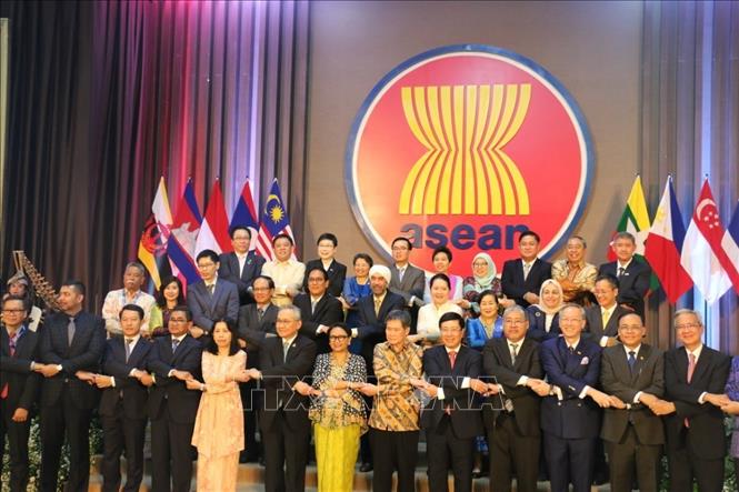 Trong ảnh: Sáng 8/8/2019, tại Thủ đô Jakarta (Indonesia), Hiệp hội các quốc gia Đông Nam Á (ASEAN) tổ chức Lễ kỷ niệm 52 năm Ngày thành lập (8/8/1967 - 8/8/2019). Phó Thủ tướng, Bộ trưởng Ngoại giao Phạm Bình Minh dẫn đầu đoàn Việt Nam tham dự sự kiện. Ảnh: TTXVN phát