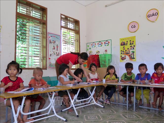 Trong ảnh: Lớp học mầm non tại bản Huổi Nhương, xã Chiềng Khương, huyện Sông Mã. Ảnh: Hữu Quyết - TTXVN