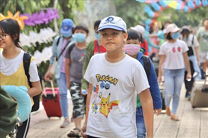 Trong ảnh: Các em học sinh đến với Trại hè Thanh Đa. Ảnh: Hồng Giang - TTXVN.