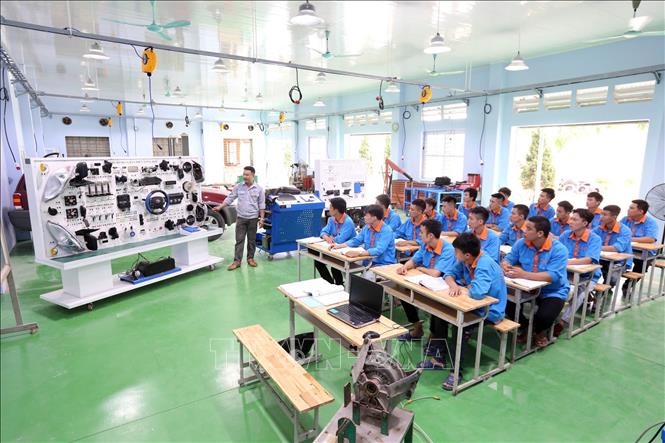 Trong ảnh: Lớp CĐ46CNOT nghề Công nghệ ô tô của Trường Cao đẳng Cơ điện và Xây dựng Bắc Ninh. Ảnh: Anh Tuấn – TTXVN
