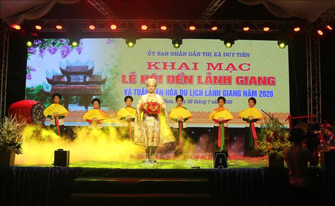 Trong ảnh: Tiết mục văn nghệ tại buổi lễ. Ảnh: Thanh Tuấn - TTXVN