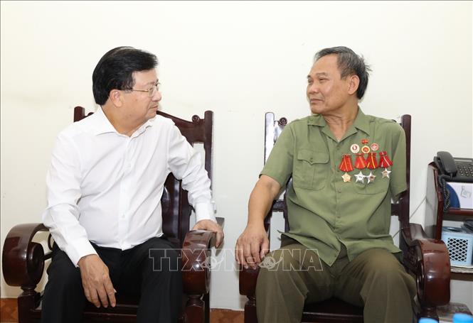 Phó Thủ tướng Trịnh Đình Dũng thăm các gia đình thương ...