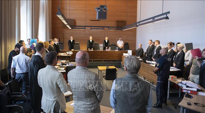 Trong ảnh: (tư liệu) Phiên tòa xét xử các bị cáo trong vụ hãm hiếp tập thể tại Freiburg, Đức ngày 26/6/2019. Ảnh: AFP/TTXVN