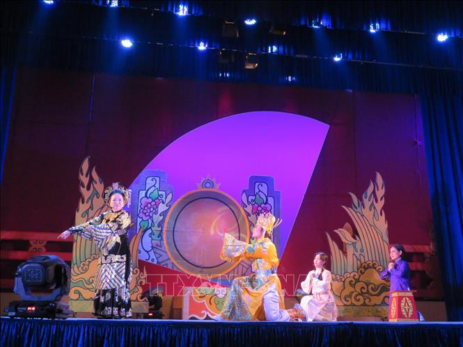 Trong ảnh: Trích đoạn các vở kịch tại chương trình. Ảnh: Ánh Tuyết - TTXVN