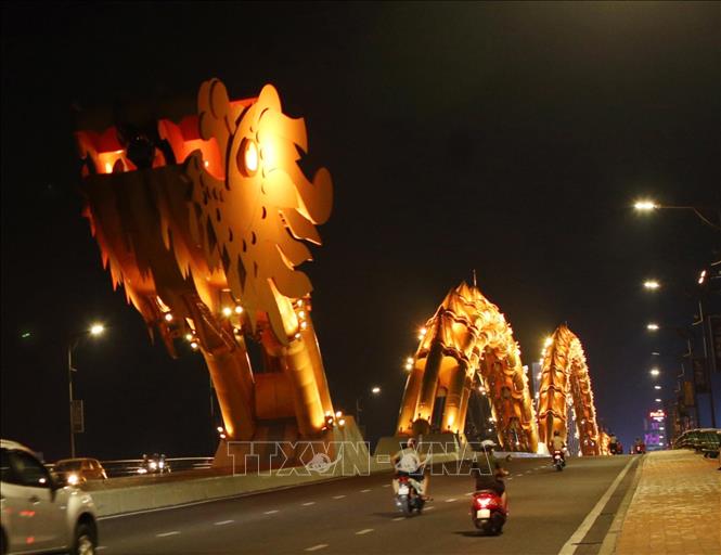 Photo: Da Nang streets are deserted before applying social distancing measures. VNA Photo: Trần Lê Lâm