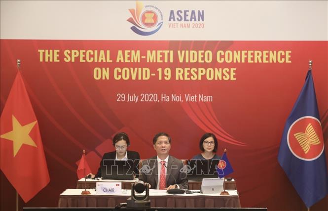 Photo: Vietnam’s Minister of Industry and Trade Tran Tuan Anh at the conference. VNA Photo: Trần Việt