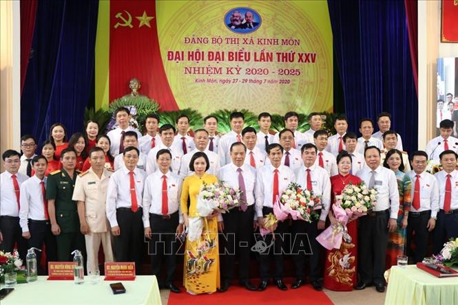Trong ảnh: Đại hội Đại biểu đảng bộ Thị xã Kinh Môn lần thứ XXV, nhiệm kỳ 2020 – 2025 diễn ra trong 3 ngày 27- 29/7 đã bầu ra Ban chấp hành Đảng bộ thị xã khóa XXV và quyết nghị thông qua nhiều nội dung nhiệm vụ, giải pháp phát triển kinh tế - xã hội của thị xã. Ảnh: Mạnh Minh-TTXVN