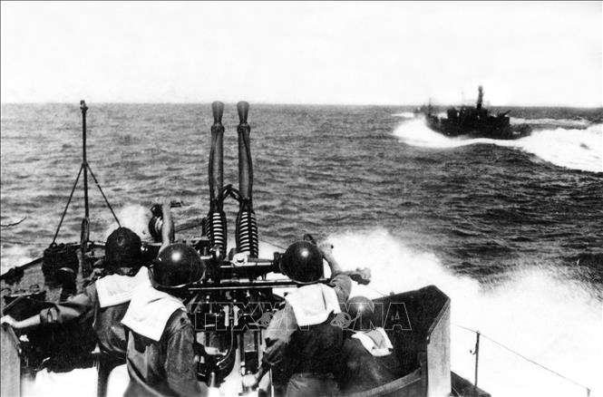 Trong ảnh: Tàu T181, Phân đội 7 của Hải quân nhân dân tham gia chiến đấu bảo vệ vùng biển tại Quảng Bình, năm 1965. Ảnh: Tư liệu/TTXVN phát