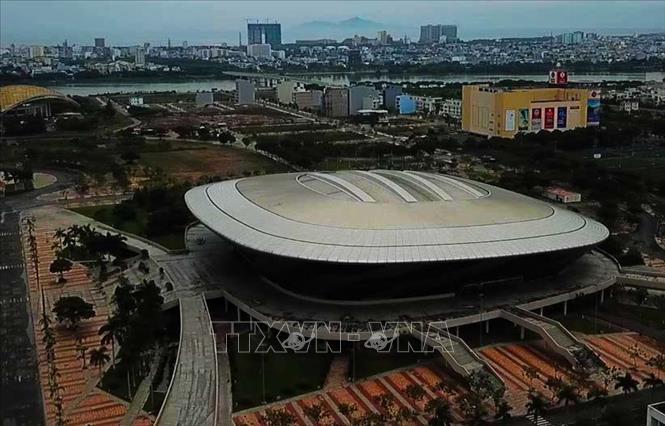 Trong ảnh: Toàn cảnh bên ngoài Cung Thể thao Tiên Sơn nơi bố trí Bệnh viện dã chiến. Ảnh:  TTXVN