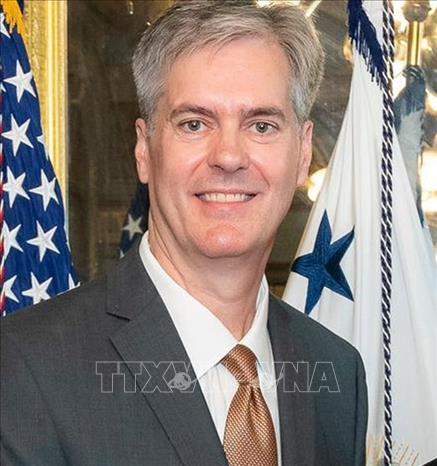 Trong ảnh: Chân dung ông Stephen J. Akard, quyền Tổng Thanh tra Bộ Ngoại giao Mỹ. Ảnh: UPI/TTXVN