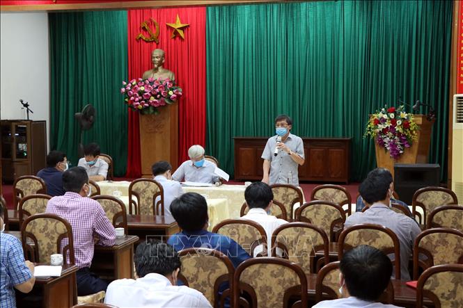 Trong ảnh: Quang cảnh cuộc họp khẩn cấp đối phó với dịch bệnh. Ảnh: Mạnh Tú - TTXVN