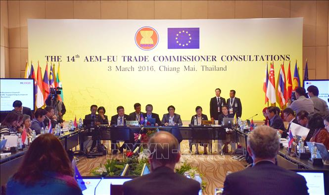 Trong ảnh: Hội nghị Tham vấn Bộ trưởng Kinh tế ASEAN - Ủy viên Thương mại Liên minh châu Âu, ngày 3/3/2016, tại Chiang Mai (Thái Lan). Ảnh: Sơn Nam-TTXVN 