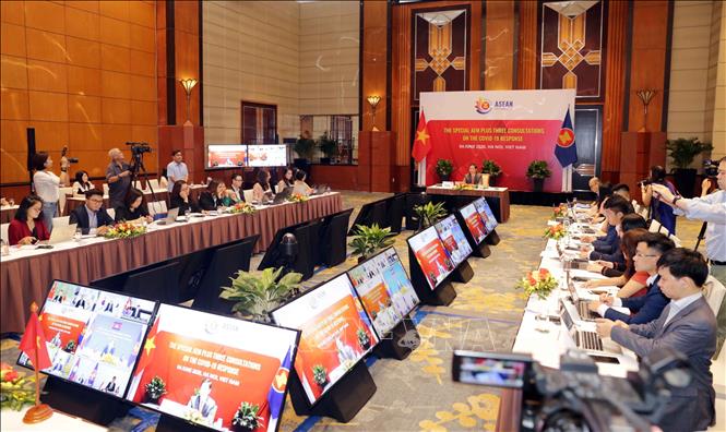 Trong ảnh: Hội nghị trực tuyến Bộ trưởng Kinh tế ASEAN +3, chiều 4/6/2020, tại Hà Nội về ứng phó đại dịch COVID-19 với tinh thần “Gắn kết và Chủ động Thích ứng”. Ảnh: Trần Việt - TTXVN