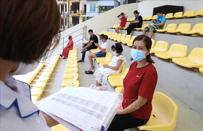 Trong ảnh: Khai báo y tế của người dân là phần rất quan trọng trong công tác truy vết. Ảnh: Thành Đạt - TTXVN
