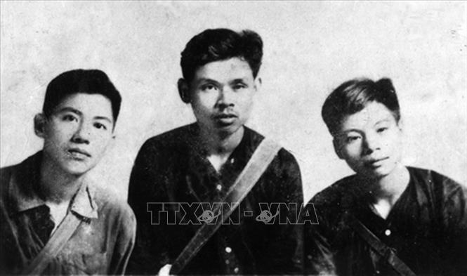 Trong ảnh: Tổ điệp báo A13 trực tiếp đánh đắm thông báo hạm Amyot d’Inville của Pháp tại vùng biển Sầm Sơn (Thanh Hóa), ngày 27/9/1950, diệt hơn 200 sỹ quan, thuỷ thủ và binh lính Pháp. Chiến công vang dội đó đánh dấu bước trưởng thành của CAND và sự thất bại thảm hại của các cơ quan tình báo, phản gián Pháp. Ảnh: Tư liệu/TTXVN phát