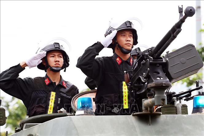 Trong ảnh: Lực lượng Cảnh sát đặc nhiệm tại Lễ xuất quân và diễn tập phương án bảo vệ Tuần lễ cấp cao APEC 2017, sáng 24/10/2017 tại Đà Nẵng. Việc tổ chức thành công Hội nghị Cấp cao APEC 2017 là một minh chứng sống động về việc Việt Nam là một điểm đến an toàn, thân thiện và hấp dẫn. Ảnh: Trần Lê Lâm - TTXVN