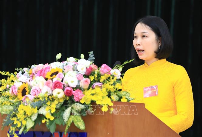 Trong ảnh: Phó Chánh Văn phòng TTXVN Bùi Thị Hòa trình bày tham luận tại Đại hội. Ảnh: Thành Đạt - TTXVN 
