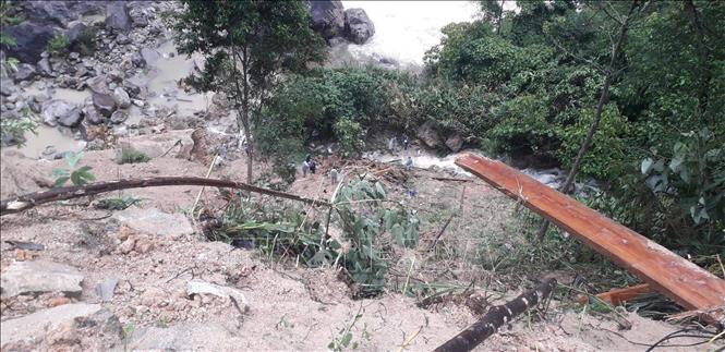 Photo: A view of the landslide that causes one 40-year-old man of Dao ethnic group missing in Ngu Chi Son commune, Sa Pa town. 
