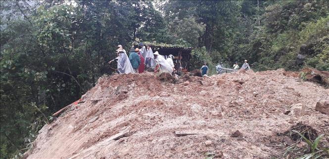 Photo: A view of the landslide that causes one 40-year-old man of Dao ethnic group missing in Ngu Chi Son commune, Sa Pa town. 