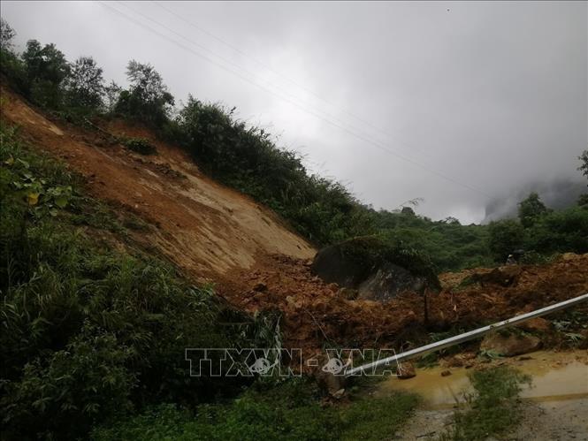 Photo: A view of the landslide that blocks traffic on a section of the provincial road.  