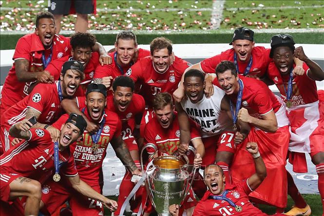 Trong ảnh: Niềm vui phút đăng quang vô địch UEFA Champions League của các cầu thủ Bayern Munich tại Lisbon (Bồ Đào Nha) ngày 23/8/2020. Ảnh: AFP/TTXVN