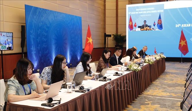 Photo: Delegates participating at the online meeting in Hanoi. VNA Photo: Trần Việt