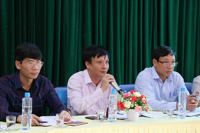Trong ảnh: Ông Đỗ Việt Triều, Phó Chủ tịch UBND thành phố Hòa Bình đối thoại với người dân. Ảnh: Thanh Hải - TTXVN