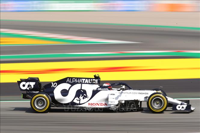 Trong ảnh: Xe đua luyện tập trước Giải đua xe công thức 1 (F1) Grand Prix tại Montmelo, Tây Ban Nha, ngày 14/8/2020. Ảnh: AFP/ TTXVN