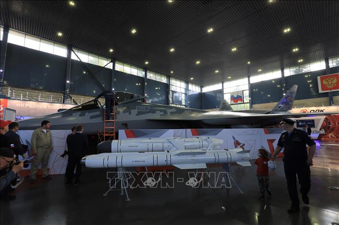 Trong ảnh: Máy bay tiêm kích Su-57E lần đầu tiên được giới thiệu với công chúng tại Diễn đàn kỹ thuật quân sự Moskva 2020. Ảnh: Trần Hiếu - Pv TTXVN tại Nga