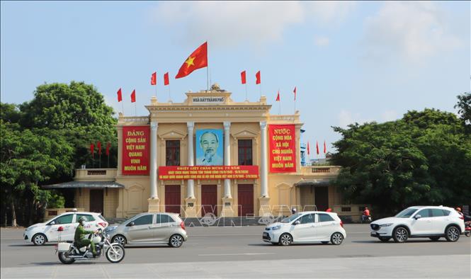 Trong ảnh: Nhà Hát lớn Thành phố- nơi nhân dân Hải Phòng dưới sự lãnh đạo của Ủy ban khởi nghĩa đã mít tinh tuyên bố xóa bỏ chính quyền tay sai của phát xít Nhật, thành lập Ủy ban nhân dân Cách mạng lâm thời Hải Phòng ngày 23/8/1945. Ảnh: Minh Thu-TTXVN

