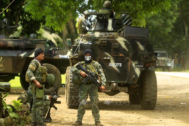 Trong ảnh (tư liệu): Binh sĩ Philippines tham gia chiến dịch truy quét phiến quân Abu Sayyaf tại thị trấn Patikul, tỉnh Sulu, Philippines, ngày 5/9/2016. Ảnh: AFP/ TTXVN
