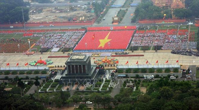 Trong ảnh: Ngày 10/10/2010, tại Quảng trường Ba Đình – Hà Nội diễn ra trọng thể Lễ diễu binh, diễu hành chào mừng Đại kỷ niệm 1000 Thăng Long - Hà Nội. Ảnh: TTXVN