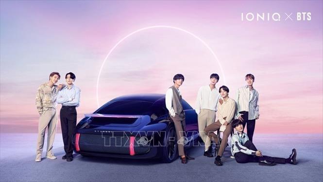 Trong ảnh: Các thành viên nhóm nhạc Hàn Quốc BTS chụp ảnh quảng cáo ngày 31/8/2020. Ảnh: Yonhap/ TTXVN