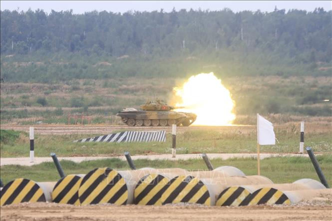 Photo: The VPA's tank team competes at the Games. VNA Photo: Trần Hiếu