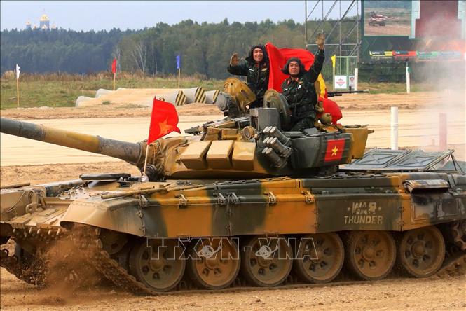 Trong ảnh: Niềm vui chiến thắng của Kíp xe tăng số 3 Đội tuyển xe tăng Việt Nam tại Army Games 2020. Ảnh: Trần Hiếu - Pv TTXVN tại Nga