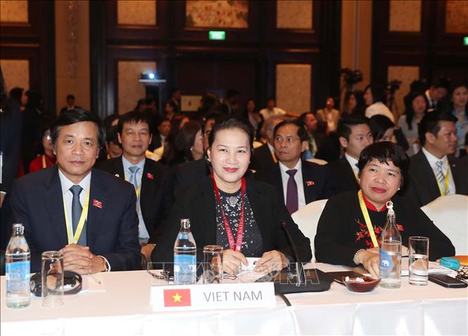 Trong ảnh: Chủ tịch Quốc hội Nguyễn Thị Kim Ngân và thành viên Đoàn đại biểu Việt Nam tham dự Phiên họp toàn thể thứ hai của Đại hội đồng AIPA-40, sáng 29/8/2019. Ảnh: Trọng Đức - TTXVN