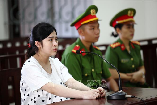 Trong ảnh: Nguyễn Thị Ngọc Bích tại phiên xét xử. Ảnh: Tây Ninh - TTXVN
