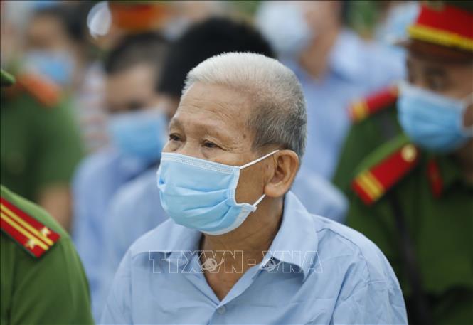 Trong ảnh: Các bị cáo tại phiên tòa. Ảnh: Doãn Tấn - TTXVN