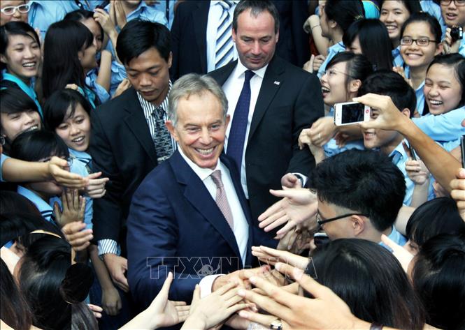 Trong ảnh: Nhân chuyến thăm và làm việc tại Việt Nam, sáng 15/10/2012, tại Hà Nội, Cựu Thủ tướng Anh Tony Blair có buổi giao lưu với giảng viên, học viên Học viện Ngoại giao. Ảnh: Nguyễn Dân - TTXVN